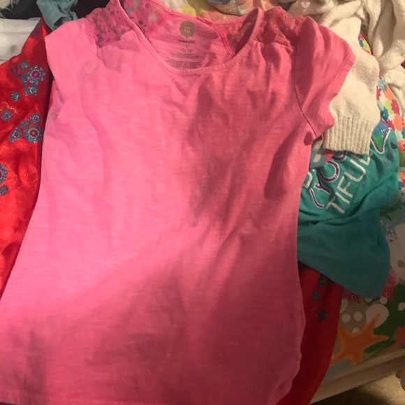 Tops - Picture 3 of 8